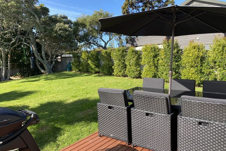 Photo of property in 1/16 Stanley Road, Glenfield, Auckland, 0629