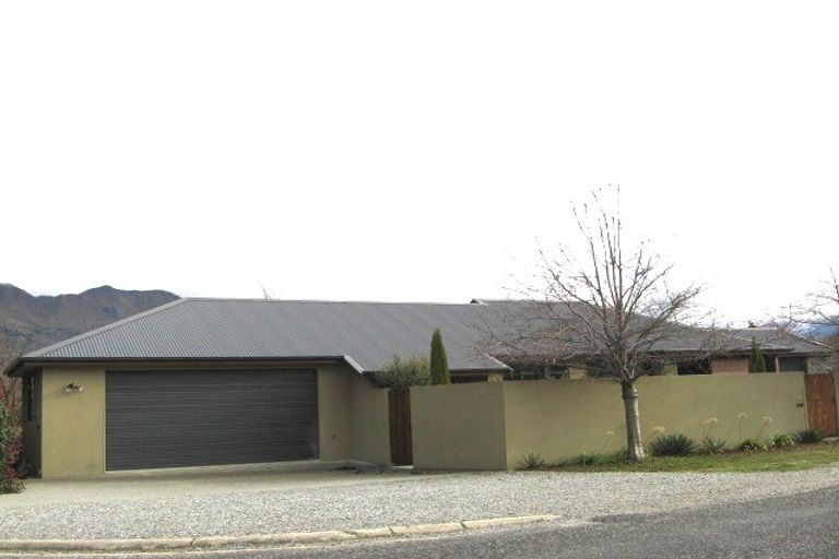 Photo of property in 196 Beacon Point Road, Wanaka, 9305
