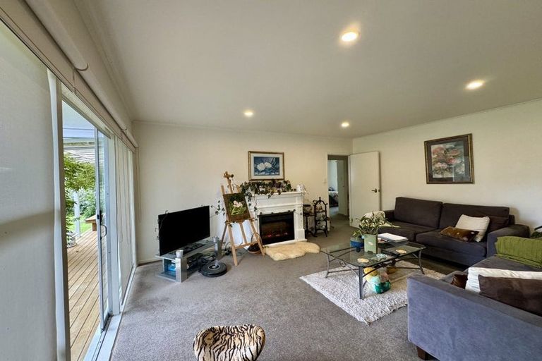 Photo of property in 121 Muir Avenue, Mangere Bridge, Auckland, 2022