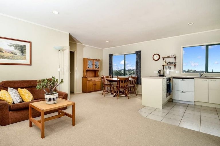 Photo of property in 2a Hassan Drive, Massey, Auckland, 0614