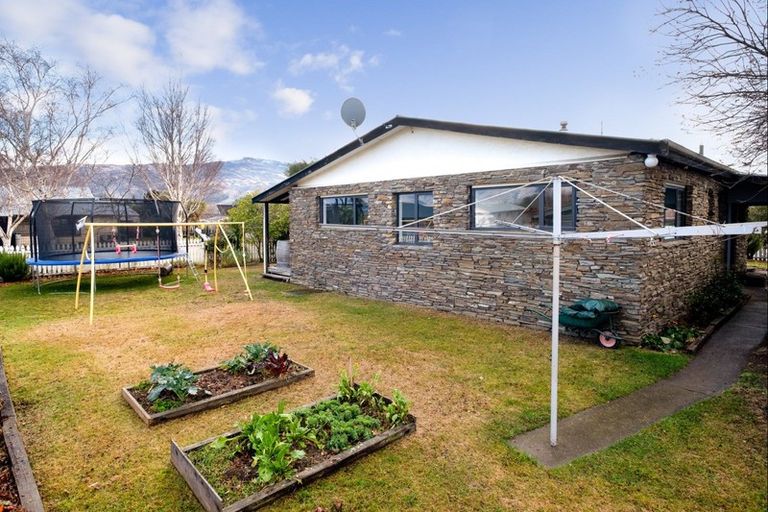 Photo of property in 1 Kerry Court, Cromwell, 9310