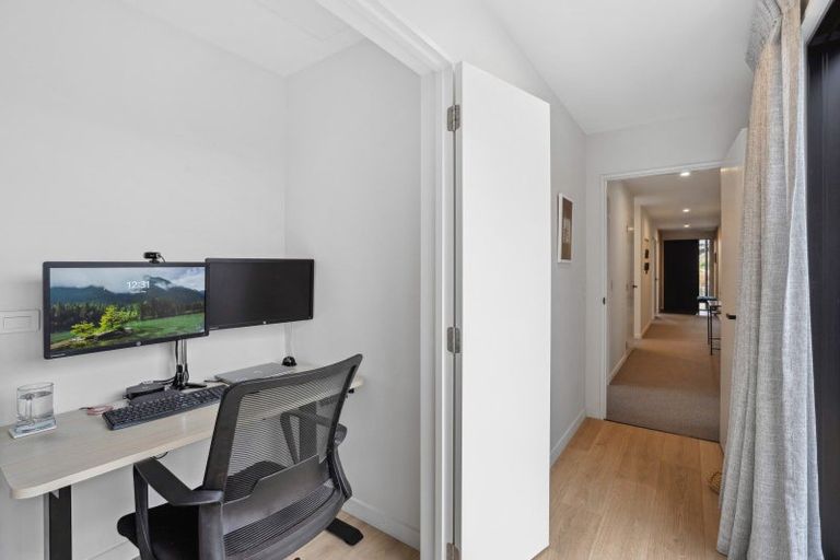 Photo of property in 2 Mcneil Crescent, Wanaka, 9305