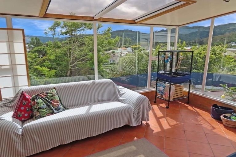 Photo of property in 6 Hill Grove, Naenae, Lower Hutt, 5011