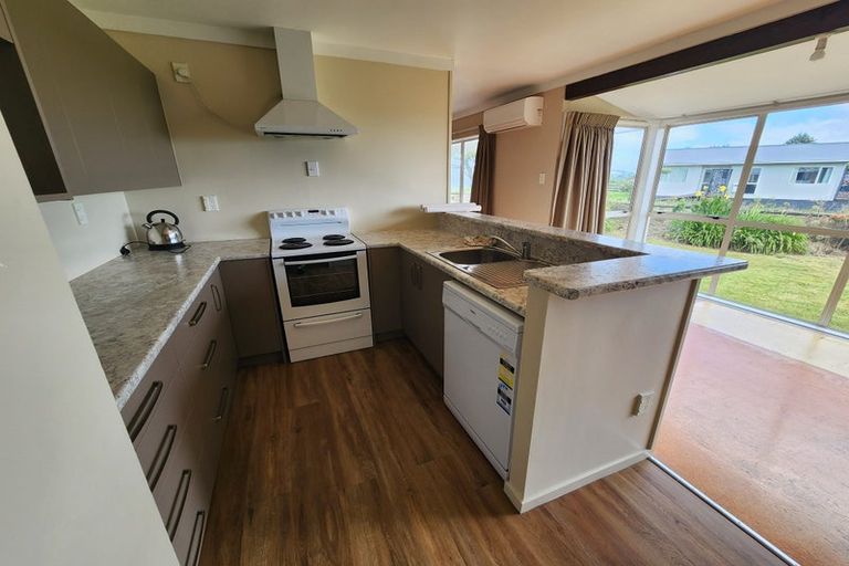 Photo of property in 15 Locket Road, Glenfield, Auckland, 0629