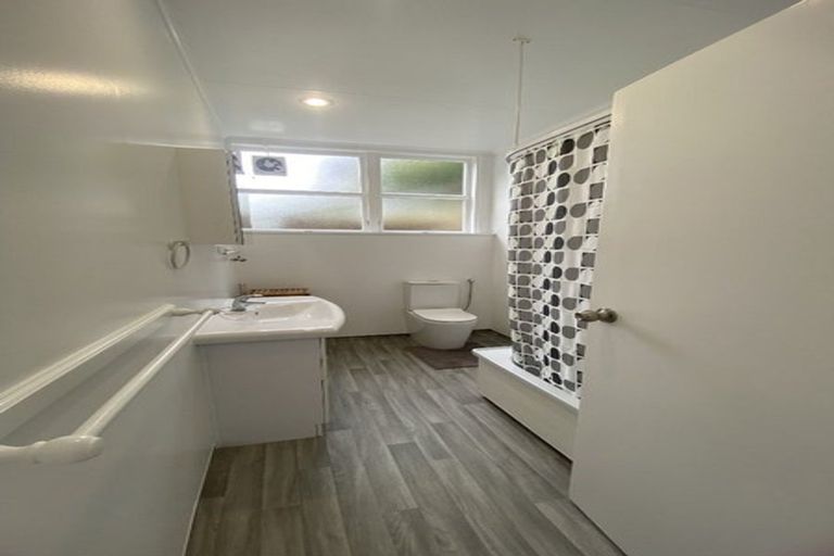 Photo of property in 28 Delhi Crescent, Khandallah, Wellington, 6035