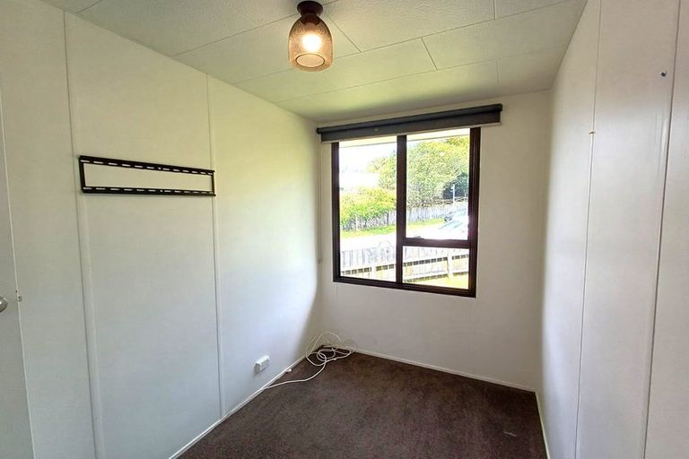 Photo of property in 16 Maywood Crescent, Glen Eden, Auckland, 0602