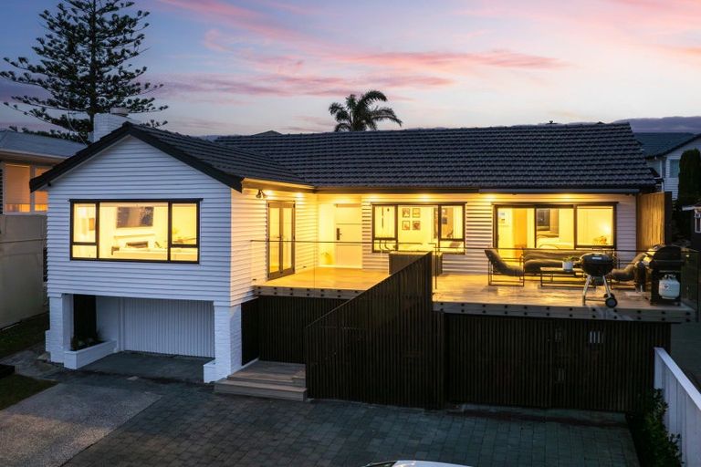Photo of property in 23 Braemar Road, Rothesay Bay, Auckland, 0630