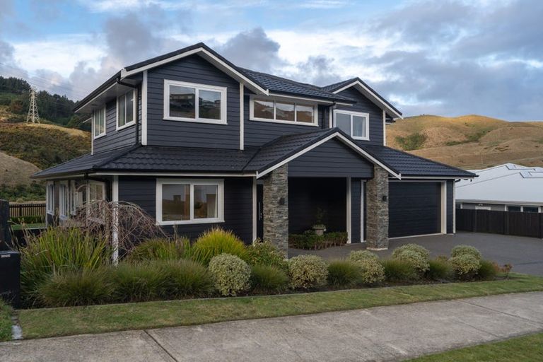 Photo of property in 100 Melksham Drive, Churton Park, Wellington, 6037