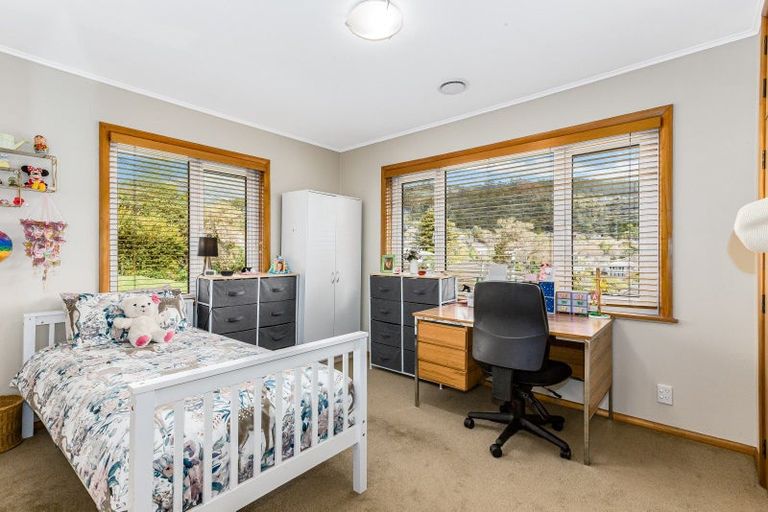 Photo of property in 25a Field Street, Silverstream, Upper Hutt, 5019