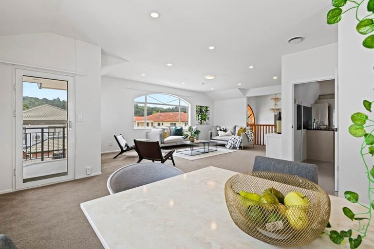 Photo of property in 14 Kinleith Way, Albany, Auckland, 0632