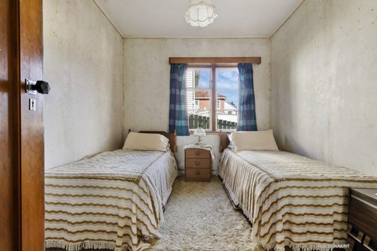 Photo of property in 32 Bould Street, Johnsonville, Wellington, 6037