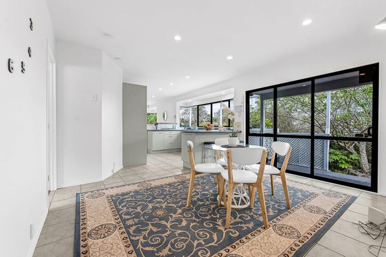 Photo of property in 18 Lanham Lane, Massey, Auckland, 0614