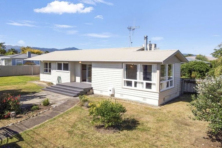 Photo of property in 32 Parsons Avenue, Levin, 5510