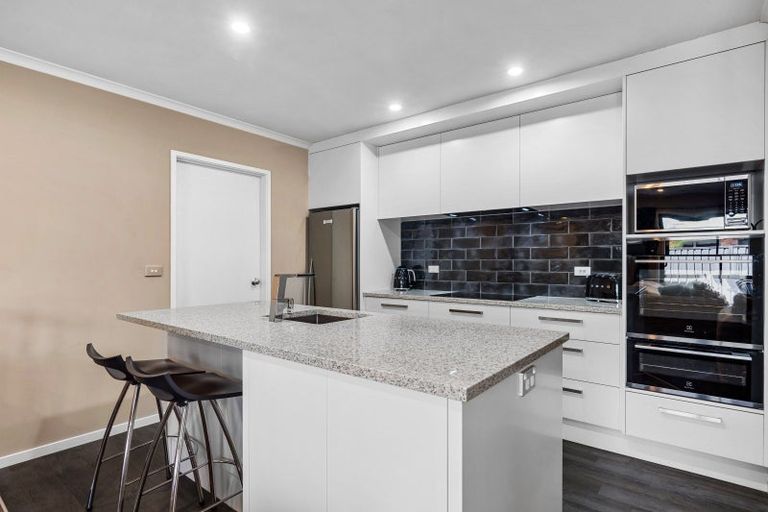 Photo of property in 11 Lewis Way, Poraiti, Napier, 4112
