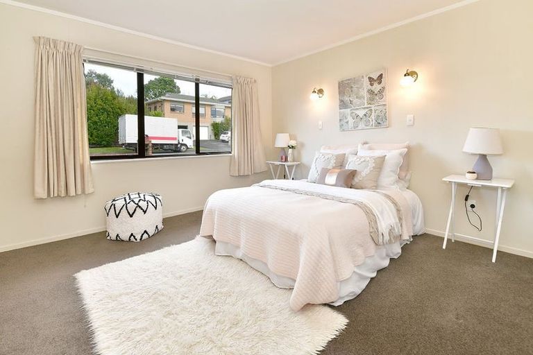 Photo of property in 16 Petrel Place, Massey, Auckland, 0614