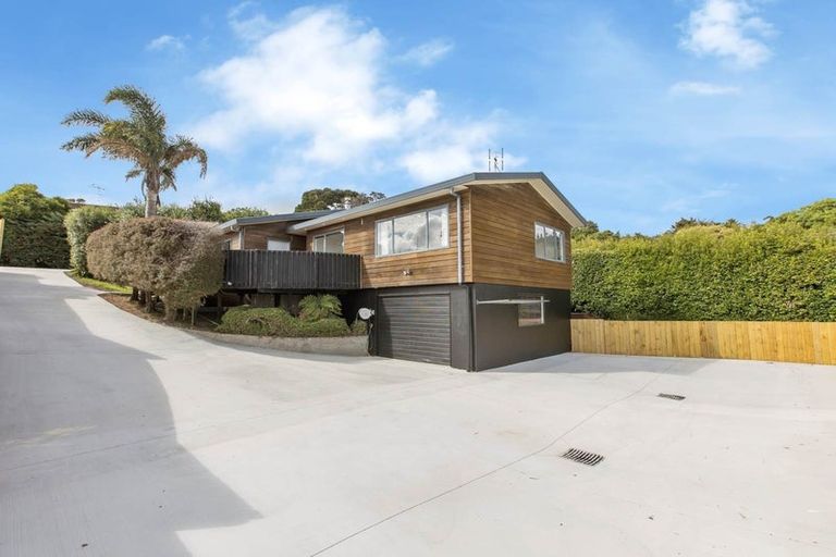 Photo of property in 16 Moera Place, Stanmore Bay, Whangaparaoa, 0932