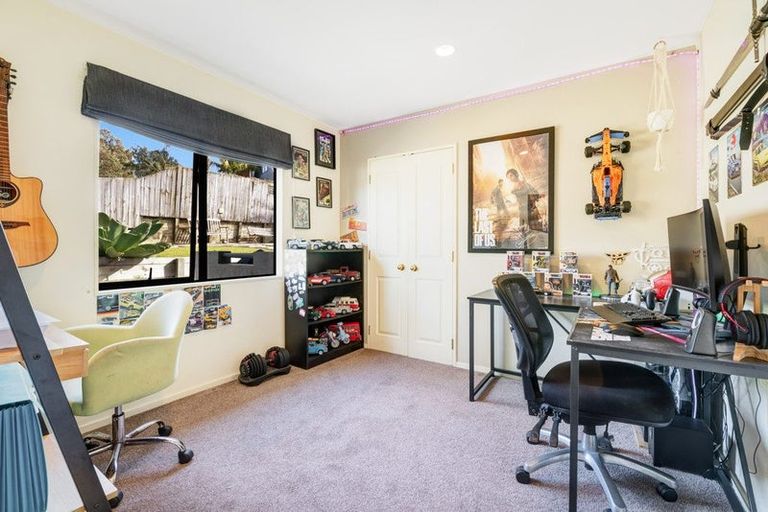 Photo of property in 18 Roseville Road, Gulf Harbour, Whangaparaoa, 0930