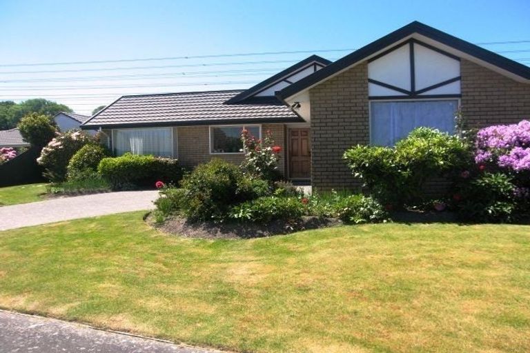Photo of property in 8 Murfitt Place, Sockburn, Christchurch, 8042