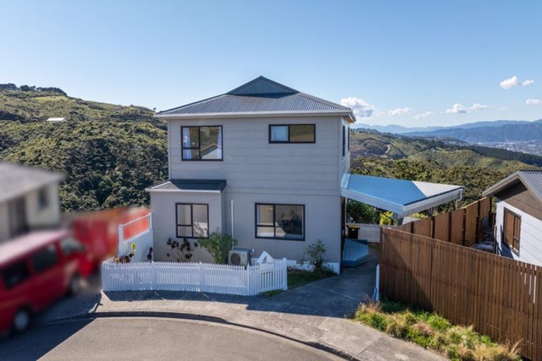 Photo of property in 43a Sunhaven Drive, Newlands, Wellington, 6037