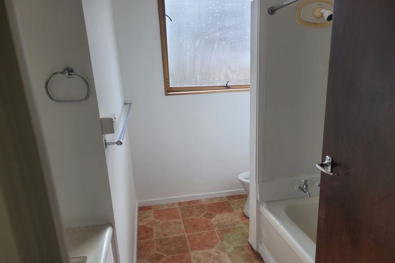 Photo of property in 46 Butterworth Drive, Glendene, Auckland, 0602