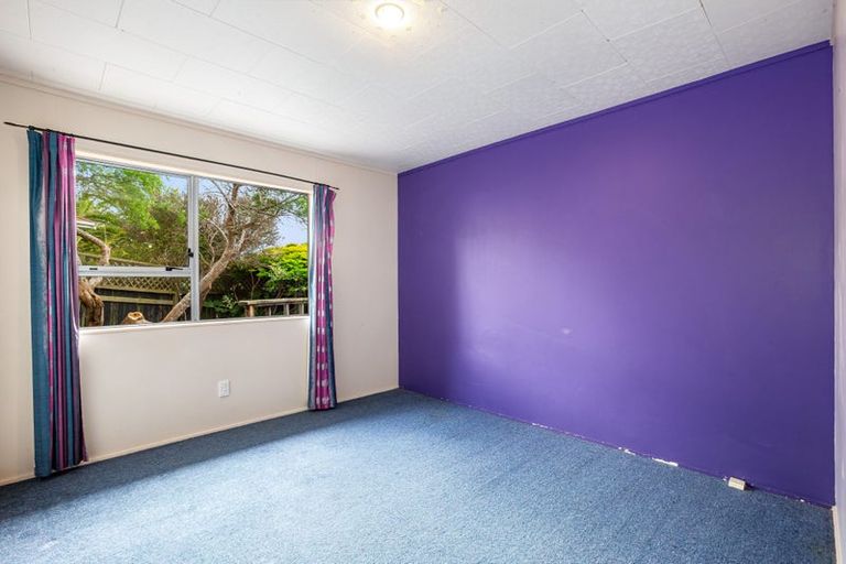 Photo of property in 108 Omapere Street, Whitby, Porirua, 5024