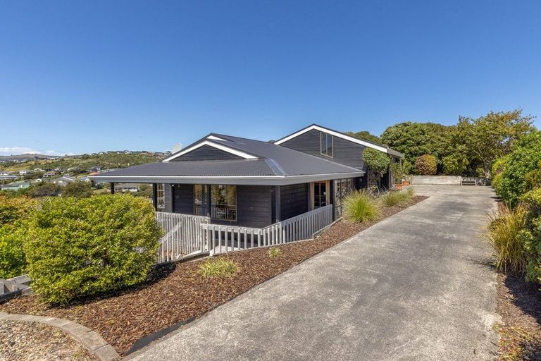 Photo of property in 41 James Cook Drive, Whitby, Porirua, 5024