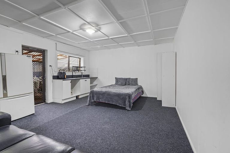 Photo of property in 1 Mahoe Street, Melville, Hamilton, 3206