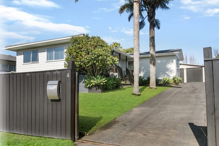 Photo of property in 4 Katrina Place, Massey, Auckland, 0614