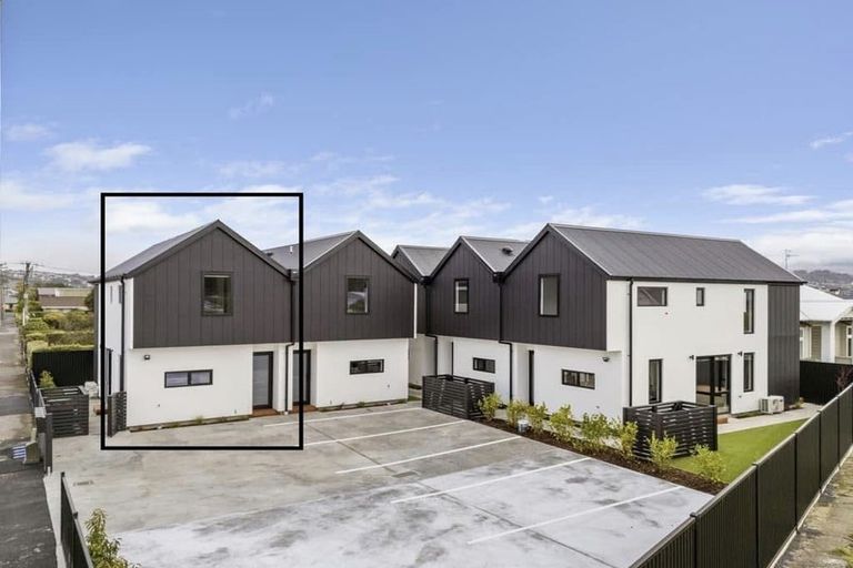 Photo of property in 24 Royal Crescent, Saint Kilda, Dunedin, 9012