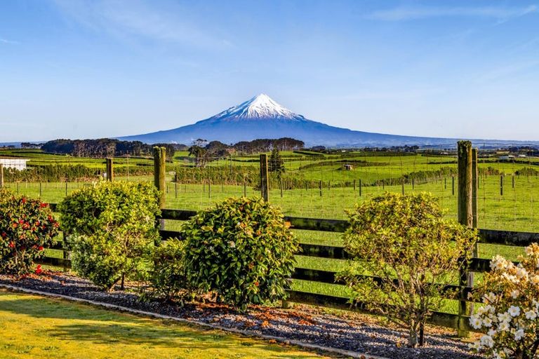 Photo of property in 414 South Road, Hawera, 4674