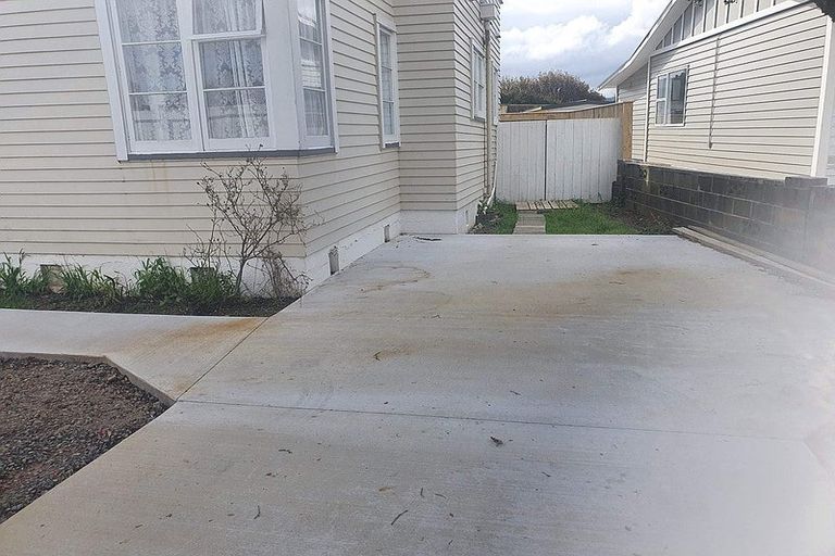 Photo of property in 3 Elizabeth Street, Moera, Lower Hutt, 5010