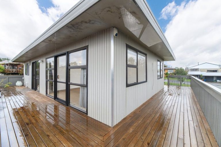 Photo of property in 9 White Heron Drive, Massey, Auckland, 0614