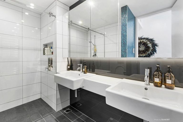 Photo of property in 902/1u Market Lane, Wellington Central, Wellington, 6011