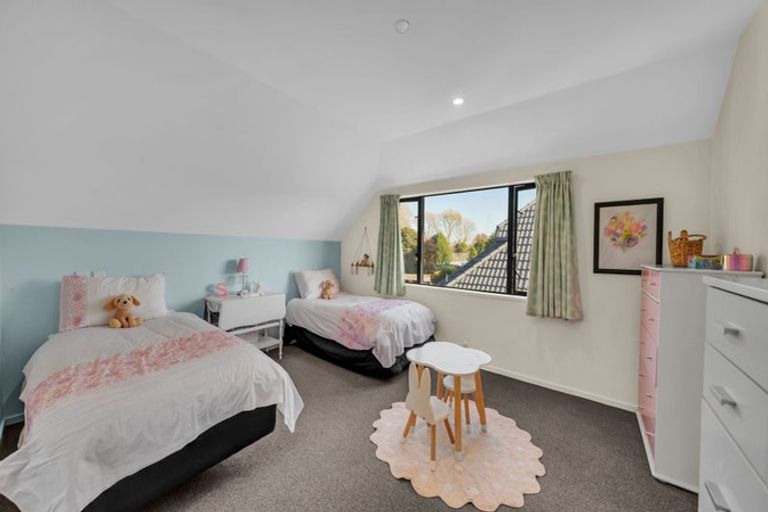 Photo of property in 32a Berkshire Drive, Avonhead, Christchurch, 8042