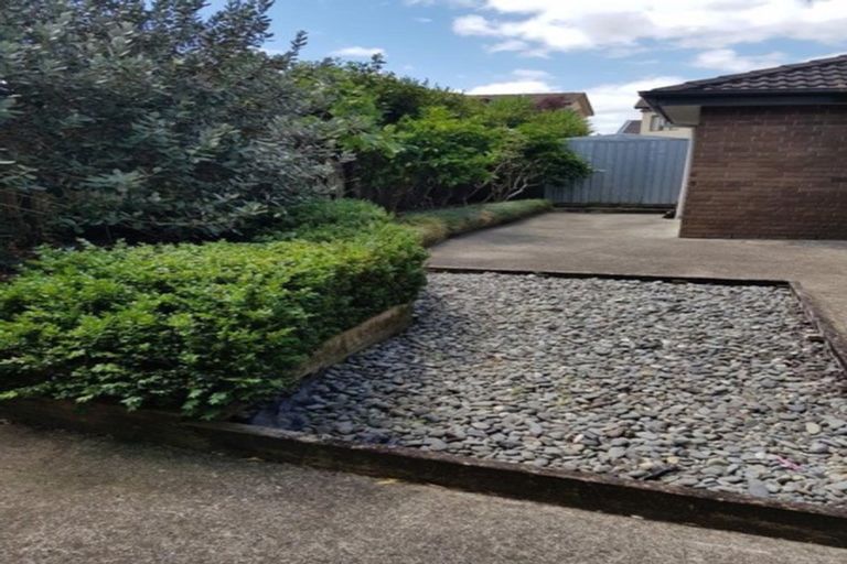 Photo of property in 30 Eroni Clarke Close, Flat Bush, Auckland, 2019