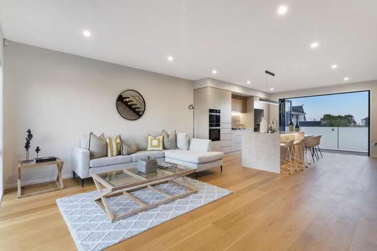 Photo of property in 16d Killarney Street, Takapuna, 0622