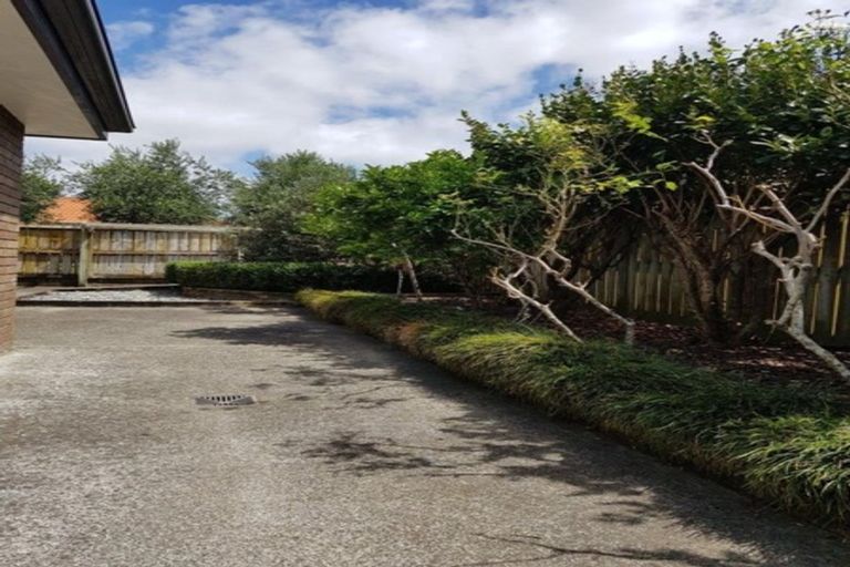 Photo of property in 30 Eroni Clarke Close, Flat Bush, Auckland, 2019