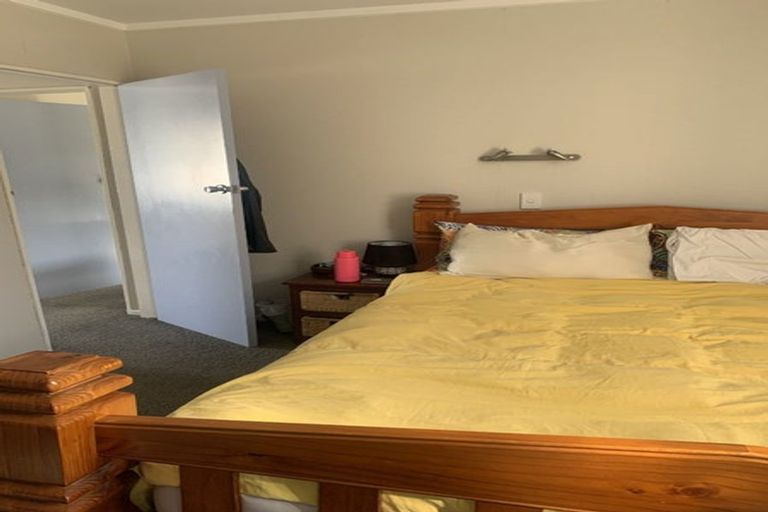 Photo of property in 183d Newlands Road, Newlands, Wellington, 6037