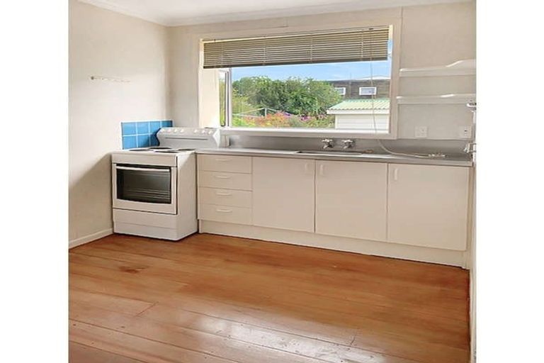 Photo of property in 2/576 Queen Street East, Levin, 5510