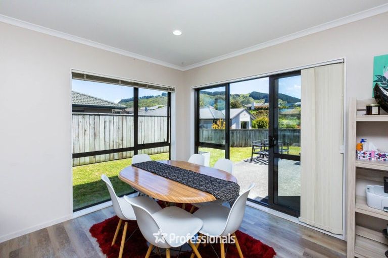 Photo of property in 9 Percy Kinsman Crescent, Riverstone Terraces, Upper Hutt, 5018