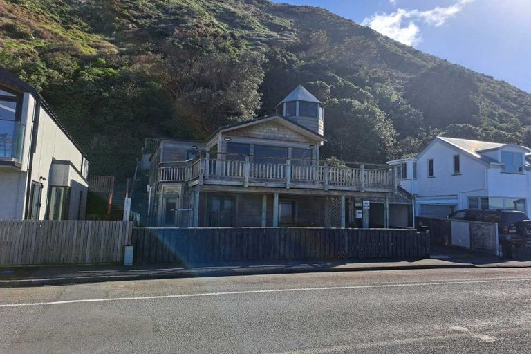 Photo of property in 158 Owhiro Bay Parade, Owhiro Bay, Wellington, 6023