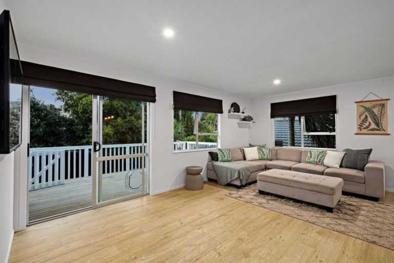 Photo of property in 29 Lilburn Crescent, Massey, Auckland, 0614