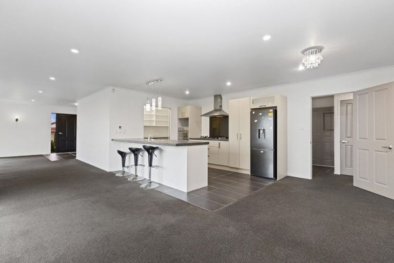 Photo of property in 10 Raddington Way, Huntington, Hamilton, 3210