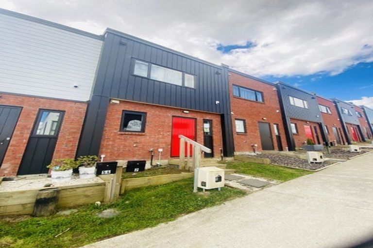 Photo of property in 2 Creekside Way, Flat Bush, Auckland, 2019