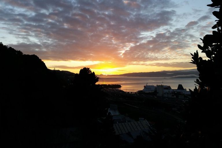 Photo of property in 3/20 Grosvenor Terrace, Wadestown, Wellington, 6012