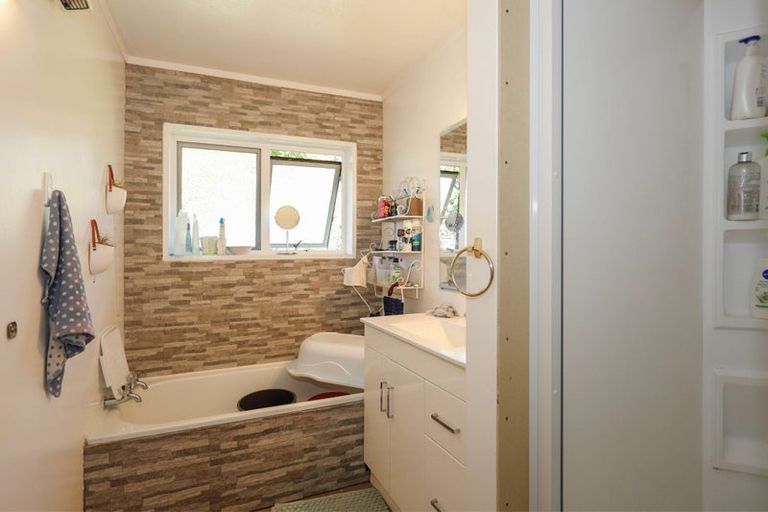 Photo of property in 44 Lee Street, Te Puke, 3119