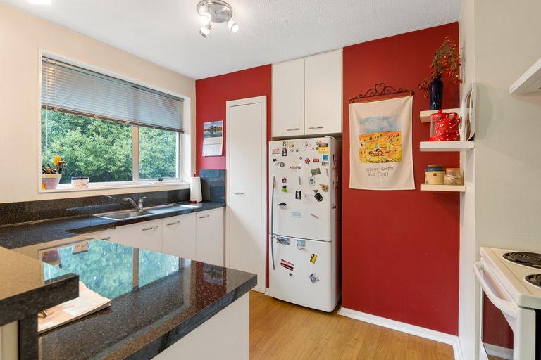 Photo of property in 49 Oakley Crescent, Hornby, Christchurch, 8042