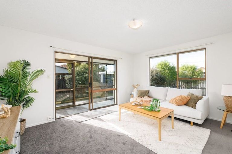 Photo of property in 1/60 Inwoods Road, Parklands, Christchurch, 8083