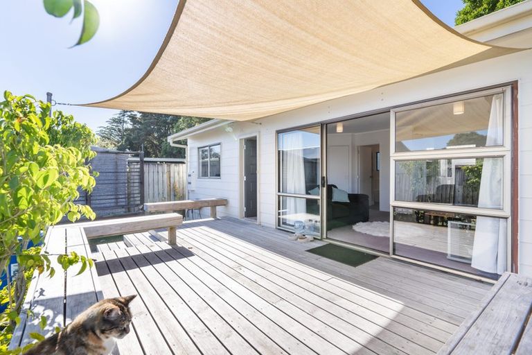Photo of property in 1/11 Ranui Station Road, Ranui, Auckland, 0612