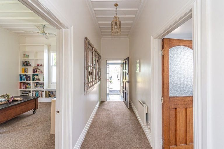 Photo of property in 26 Hussey Street, Waverley, 4510